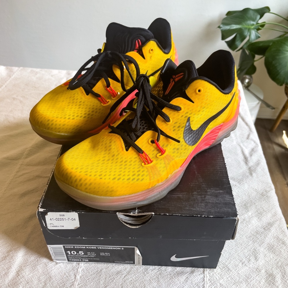 Nike Zoom Kobe Venomenon 5 Yellow Men Size 10.5